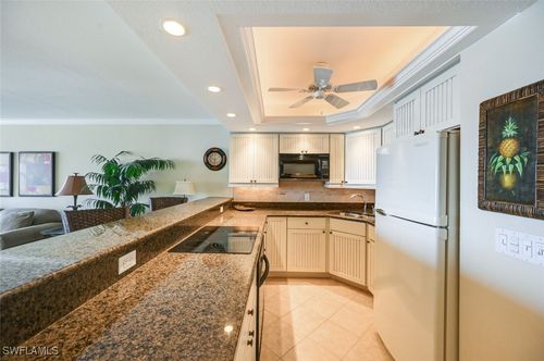 301-25850 Hickory Blvd, BONITA SPRINGS, FL, 34134-3670 | Card Image