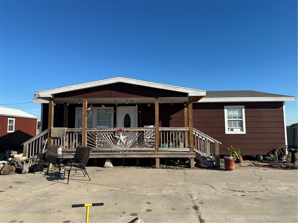 Kossuth St, Rockport, TX 78382