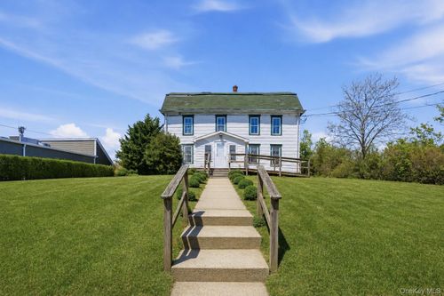 1612 Main Road, Riverhead, NY, 11901 | Card Image