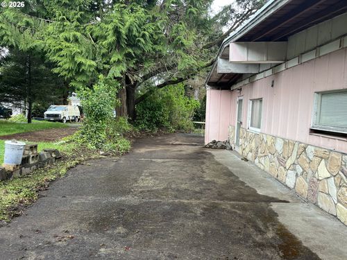 681 Se Port Ave, LincolnCity, OR, 97367 | Card Image