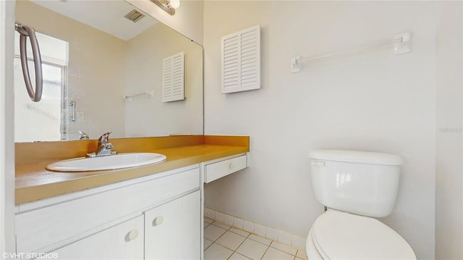 623 - 623 Park Cir, Condo with 2 bedrooms, 2 bathrooms and null parking in BRADENTON FL | Image 12