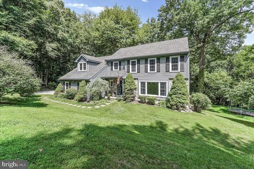 1535 Red Rock Dr, Downingtown, PA, 19335-4300 | Card Image
