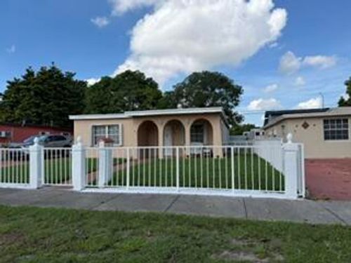 3582 W 2nd Ave, Hialeah, FL, 33012-5216 | Card Image