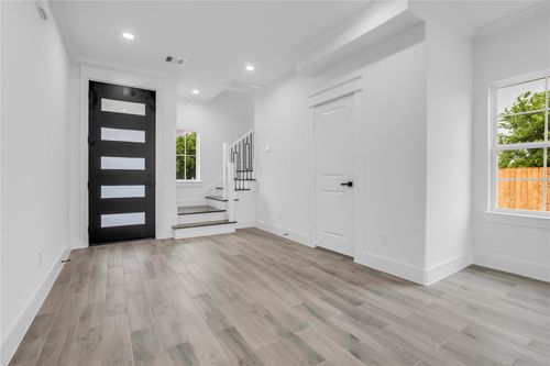 3168 Golfcrest Blvd, Houston, TX, 77087-2301 | Card Image
