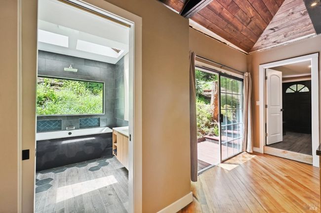 21713 Starrett Hill Dr, House other with 2 bedrooms, 2 bathrooms and 2 parking in Monte Rio CA | Image 10
