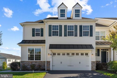 460 Lee Pl, EXTON, PA, 19341-2797 | Card Image