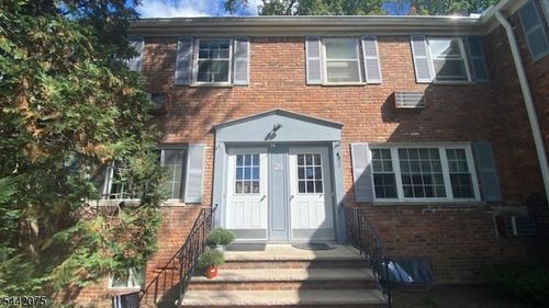 42-28 Wedgewood Dr, Verona, NJ, 07044-2159 | Card Image