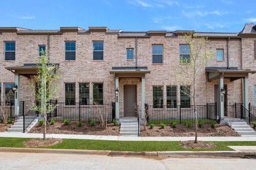 628 Redwood Way, Mansfield, TX, 76063-6975 | Card Image