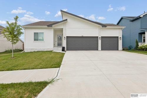 8008 S 200th St, Gretna, NE, 68028-4674 | Card Image