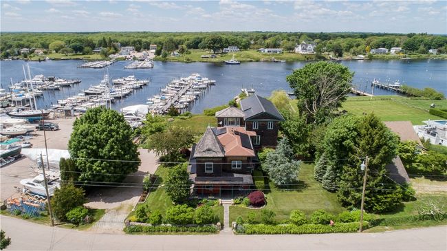 43 Avondale Rd, House other with 5 bedrooms, 5 bathrooms and 11 parking in Westerly RI | Image 4