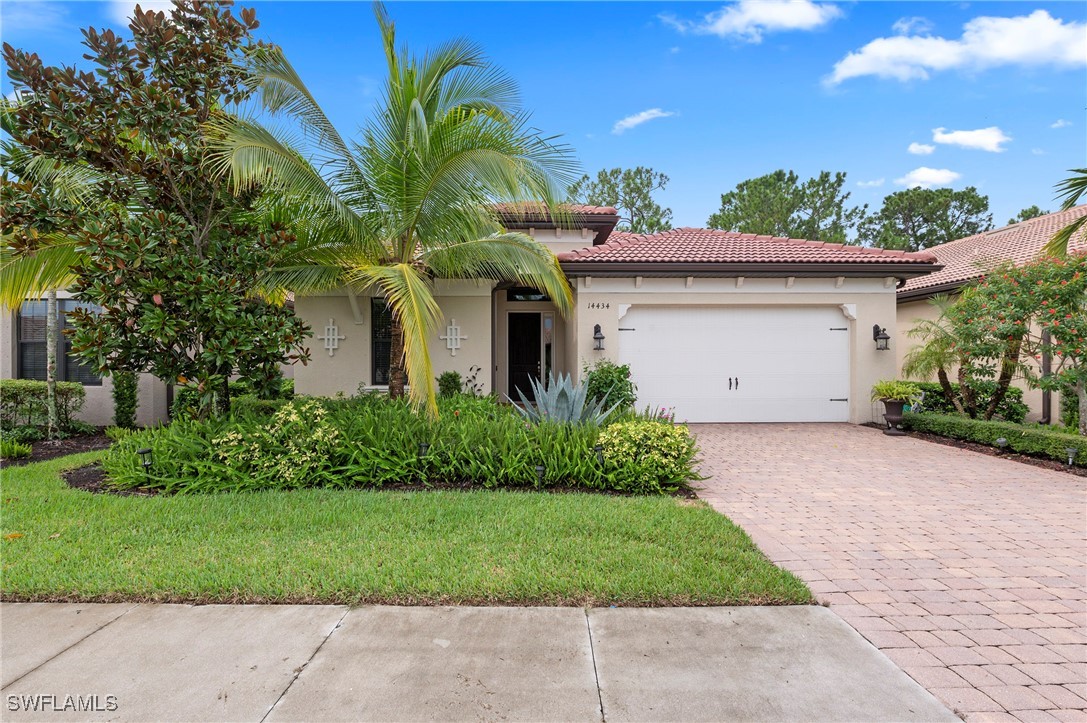 Tuscany Pointe Trl, Naples, FL 34120