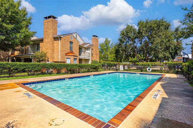 View of swimming pool | Image 24