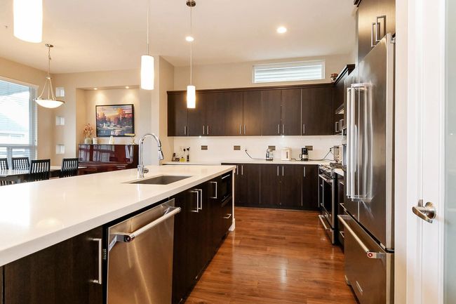 10499 Mceachern St, House other with 4 bedrooms, 4 bathrooms and 4 parking in Maple Ridge BC | Image 8
