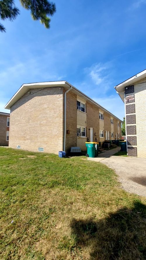b-2204 Hebron Ave, Zion, IL, 60099-2292 | Card Image