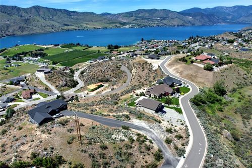 111 Crest Dr, Chelan, WA, 98816-9597 | Card Image