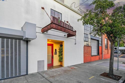 apt-4-1250 Powell St, Emeryville, CA, 94608-2654 | Card Image