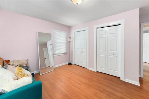 8100 Beverly Dr, Prairie Village, KS, 66208-4815 | Card Image