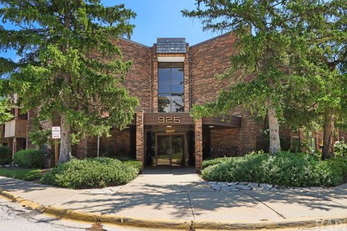 202-925 Spring Hill Dr, Northbrook, IL, 60062-3348 | Card Image