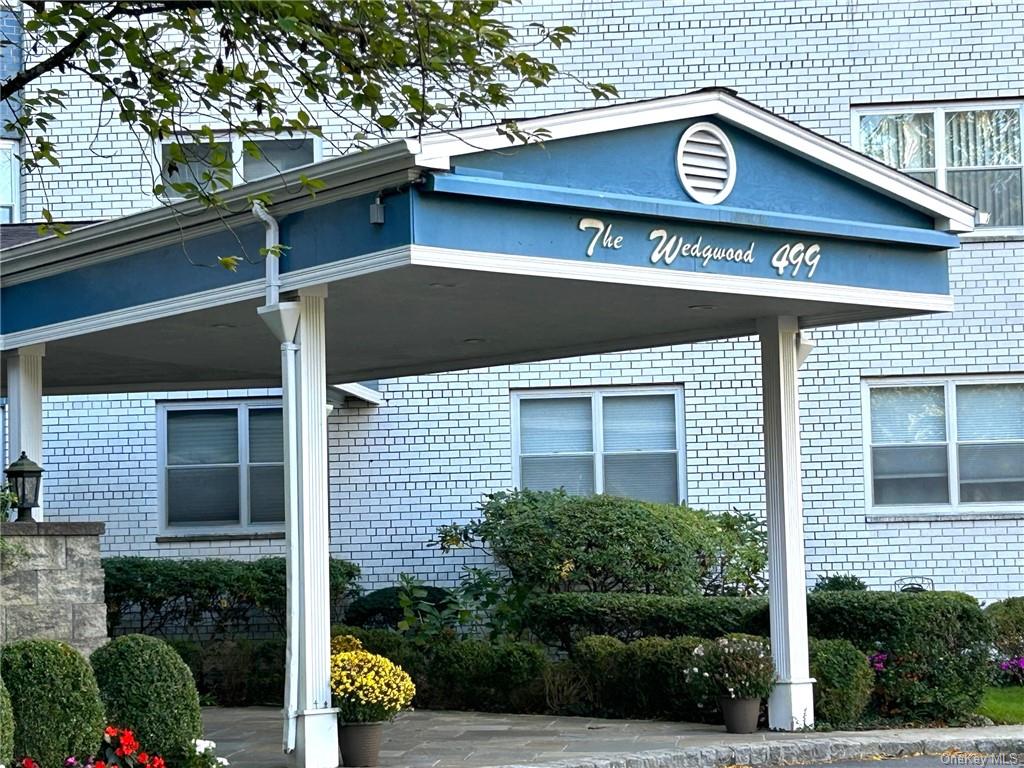 2A 499 N Broadway, For Sale in White Plains Zoocasa