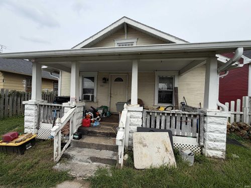 1420 S Shipley St, Muncie, IN, 47302-3758 | Card Image