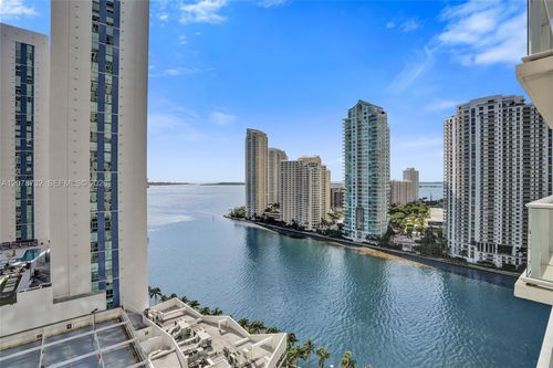 t-1816-300 S Biscayne Blvd, Miami, FL, 33131-5325 | Card Image
