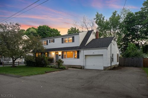 11 W Maple Ave, Succasunna, NJ, 07876-1414 | Card Image