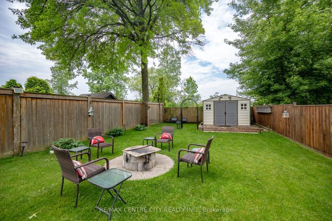 150 Culver Cres, House attached with 3 bedrooms, 1 bathrooms and 3 parking in London ON | Image 29