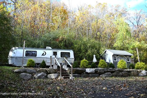 275 Creek Locks Rd, Rosendale, NY, 12472-9669 | Card Image