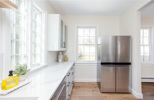 4 Gladding Ct, Home with 3 bedrooms, 1 bathrooms and 3 parking in Newport RI | Image 19