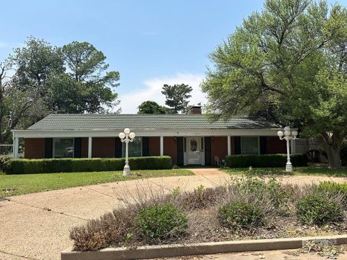 1209 Vine St, Colorado City, TX, 79512-4916 | Card Image