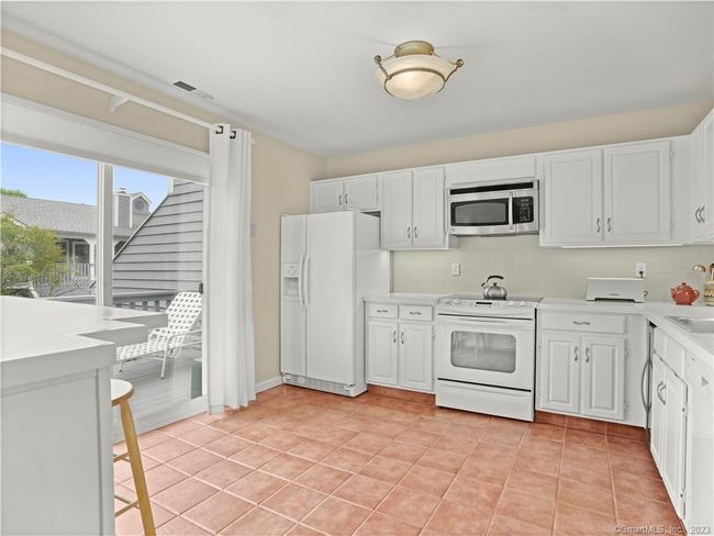 Kitchen | Image 12