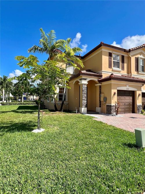 11389 Nw 87th Ln, Doral, FL, 33178-5616 | Card Image