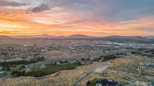 108003 E 245 Pr Se, Kennewick, WA, 99338 | Card Image