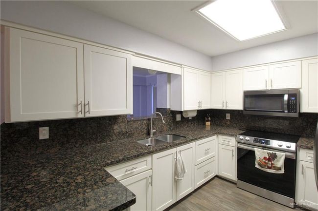 1912 E 23 Rd St, House other with 2 bedrooms, 2 bathrooms and 1 parking in Mission TX | Image 5