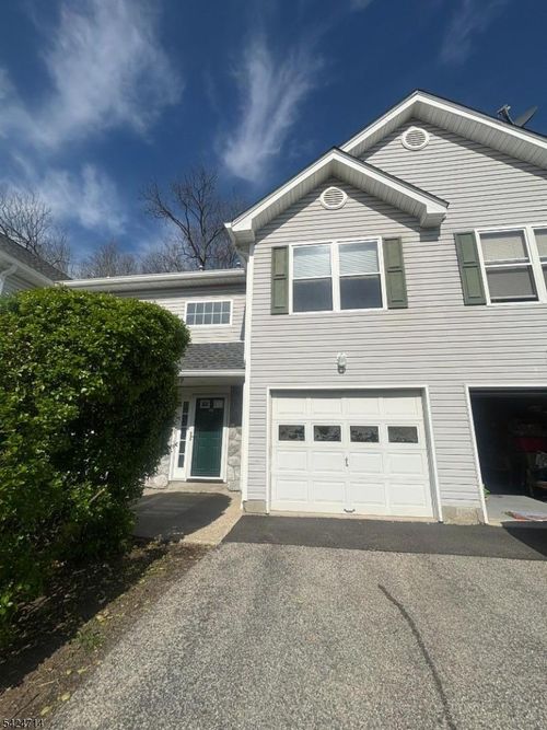 20 Druid Ln, Hamburg, NJ, 07419-9719 | Card Image