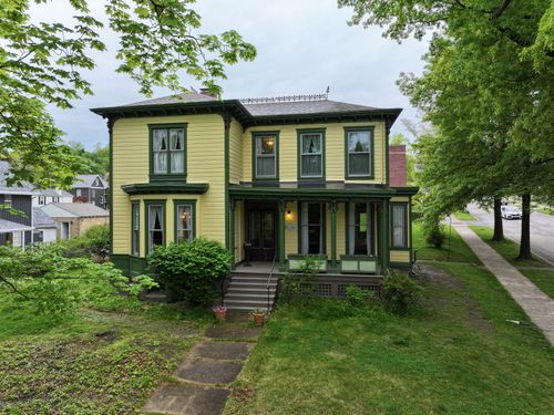 700 4th Street, Oakmont, PA, 15139 | Card Image