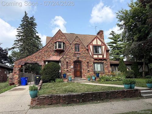 8215 Bramell, Detroit, MI, 48239-1108 | Card Image