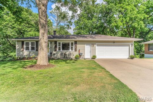 2 Pasadena Dr, Fairview Heights, IL, 62208-1915 | Card Image
