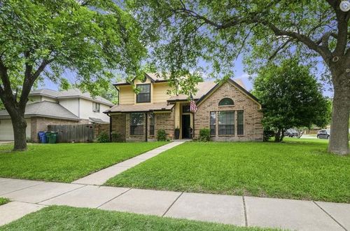 306 Applewood Dr, Pflugerville, TX, 78660-2833 | Card Image