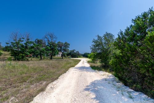 17839 State Highway 16 N, Medina, TX, 78055-2204 | Card Image