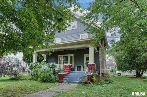 412 Elm St, Delavan, IL, 61734-9325 | Card Image