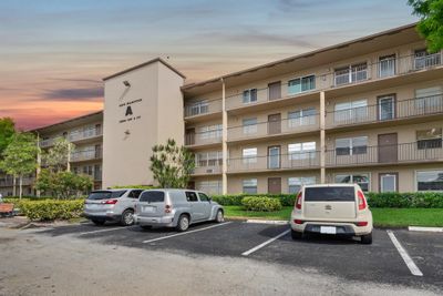 111A - 13550 Sw 6th Court, Condo with 2 bedrooms, 1 bathrooms and null parking in Pembroke Pines FL | Image 1