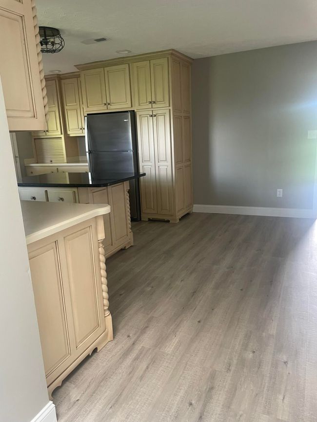 144 Lakeway Drive, For Sale in Russell Springs Zoocasa