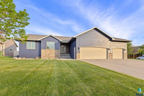 2300 Carson Cir, Tea, SD, 57064-2353 | Card Image