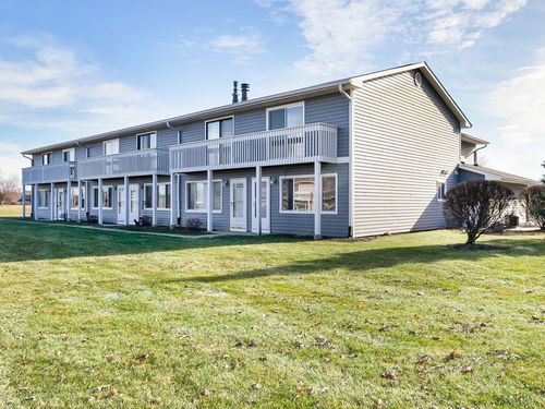 17475 W Chestnut Ln, Gurnee, IL, 60031-2576 | Card Image