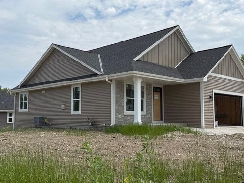 1136 Oxbow Ct, Pewaukee, WI, 53072 | Card Image