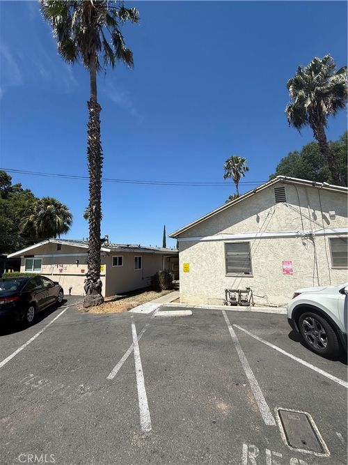 4571 Main, Riverside, CA, 92501 | Card Image