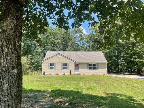 9098 Redbud Ln, Nunnelly, TN, 37137-3781 | Card Image