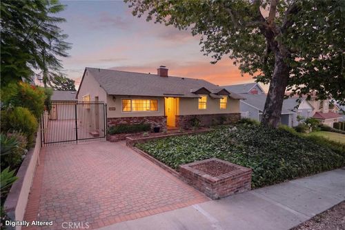742 Irving, Burbank, CA, 91504 | Card Image
