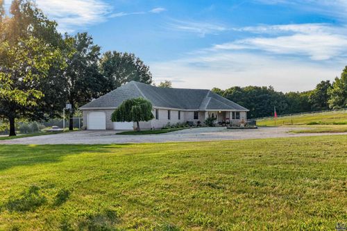 21185 R Rd, Holton, KS, 66436-8094 | Card Image